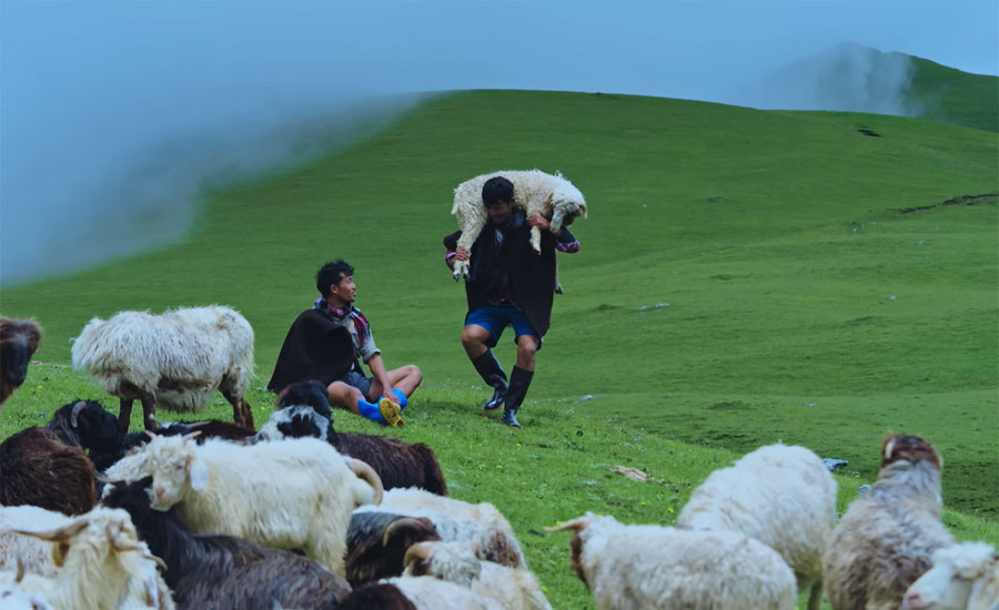 Filming of a music video in Badimalika to promote tourism