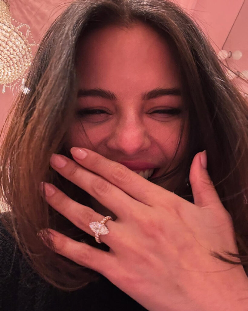 Popstar Selena Gomez Gets Engaged (Photos)