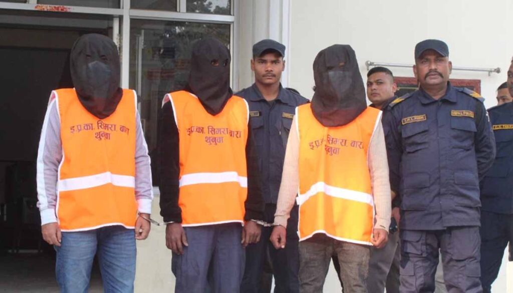 रिसइबी र लूटपाट गर्ने उद्देश्यले रुम्बाको हत्या, तीनजना पक्राउ रिसइबी र लूटपाट गर्ने उद्देश्यले रुम्बाको हत्या, तीनजना पक्राउ