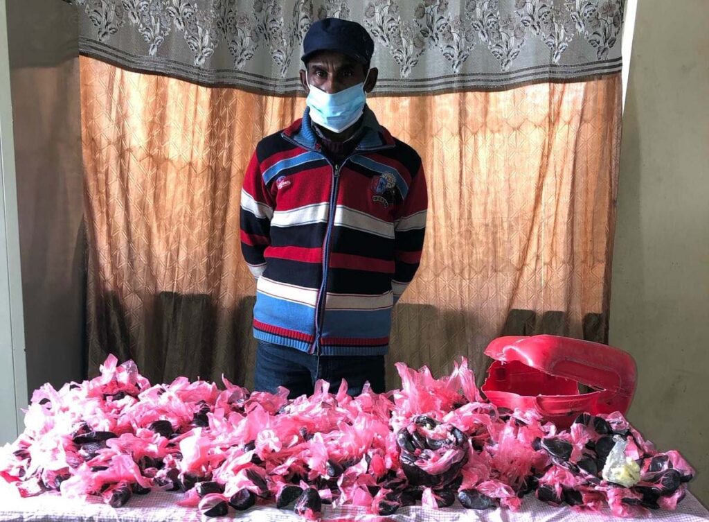 साढे ११ किलो चरेससहित एकजना पक्राउ
