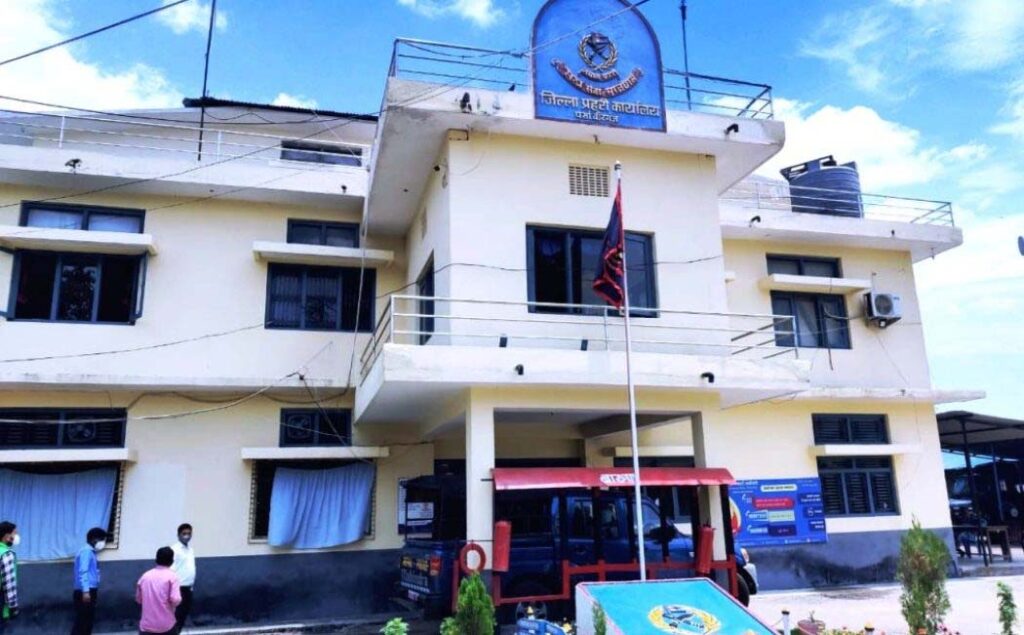 हुण्डी कारोबारमा संलग्न व्यक्तिलाई पूर्पक्षको लागि थुनामा राख्न अदालतको आदेश हुण्डी कारोबारमा संलग्न व्यक्तिलाई पूर्पक्षको लागि थुनामा राख्न अदालतको आदेश